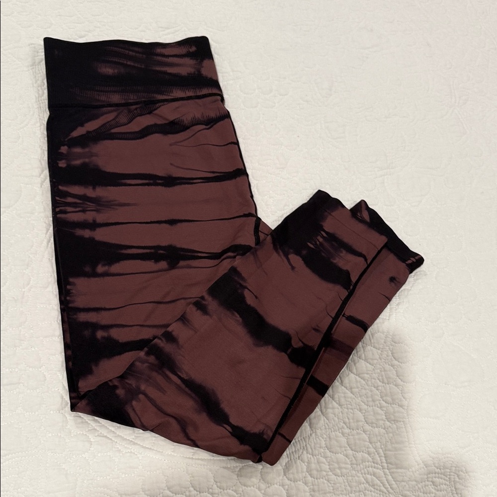Woman’s Zella Performance Tie-Dye Leggings size XL